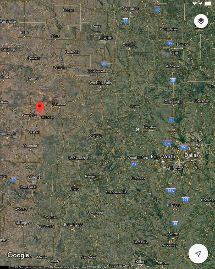 Fixer house in Downtown Munday , Texas LAND IS HOME