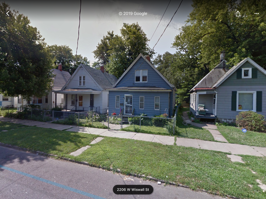 Fixer House Peoria, Illinois 786 sq.ft LAND IS HOME